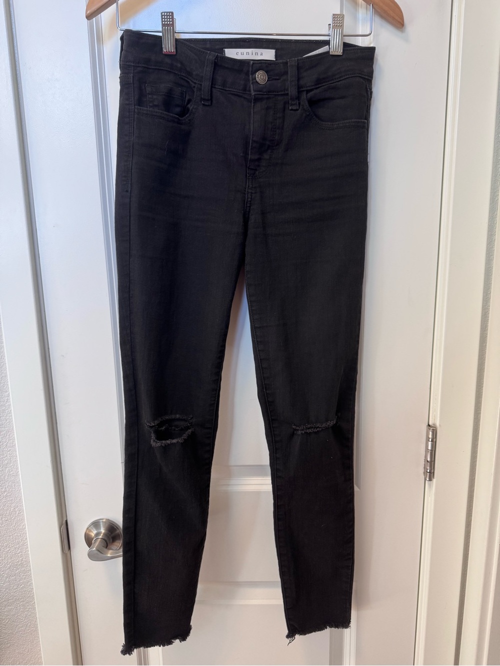 Eunina size 3 Black High-Rise Distressed Skinny Jeans - Juniors